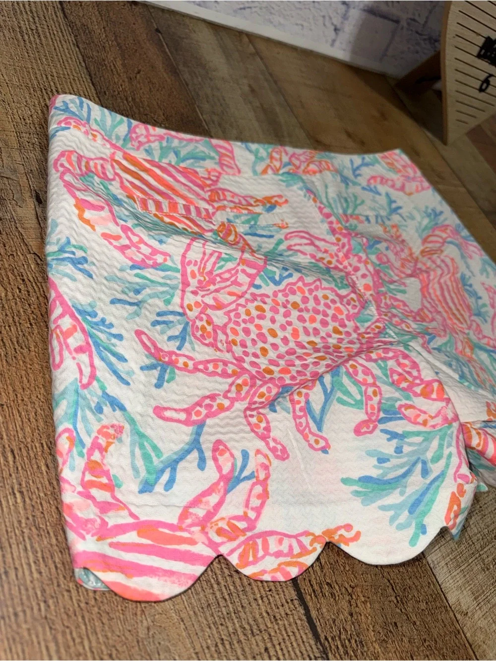 Lilly Pulitzer buttercup shorts getting steamy crab print NWOT 6